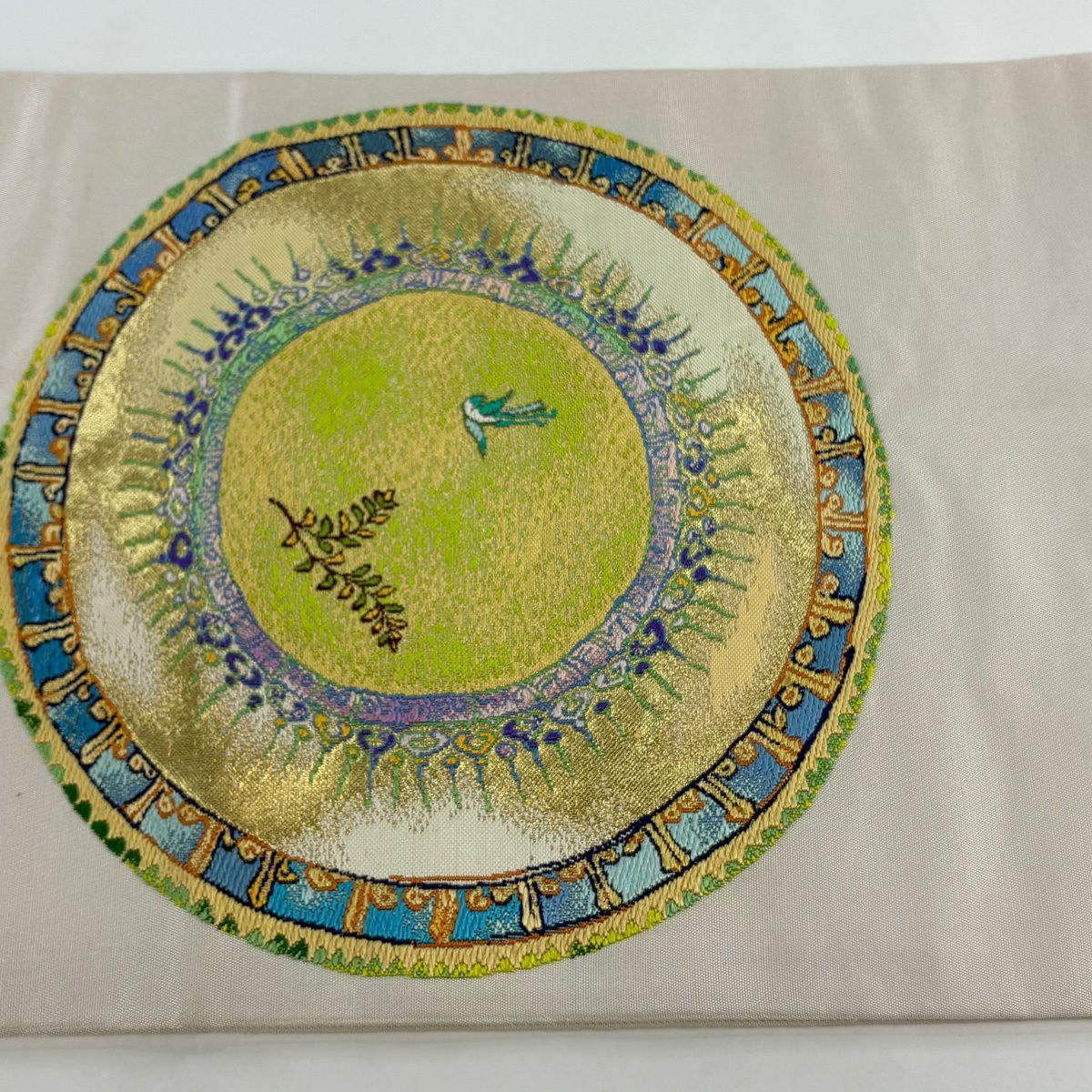 袋帶 逸品級 附有落款 龍村光翔 關西仕立 胡姬陶雅文 刺繡 金線 淺小豆色 大鼓圖案 純蠶絲