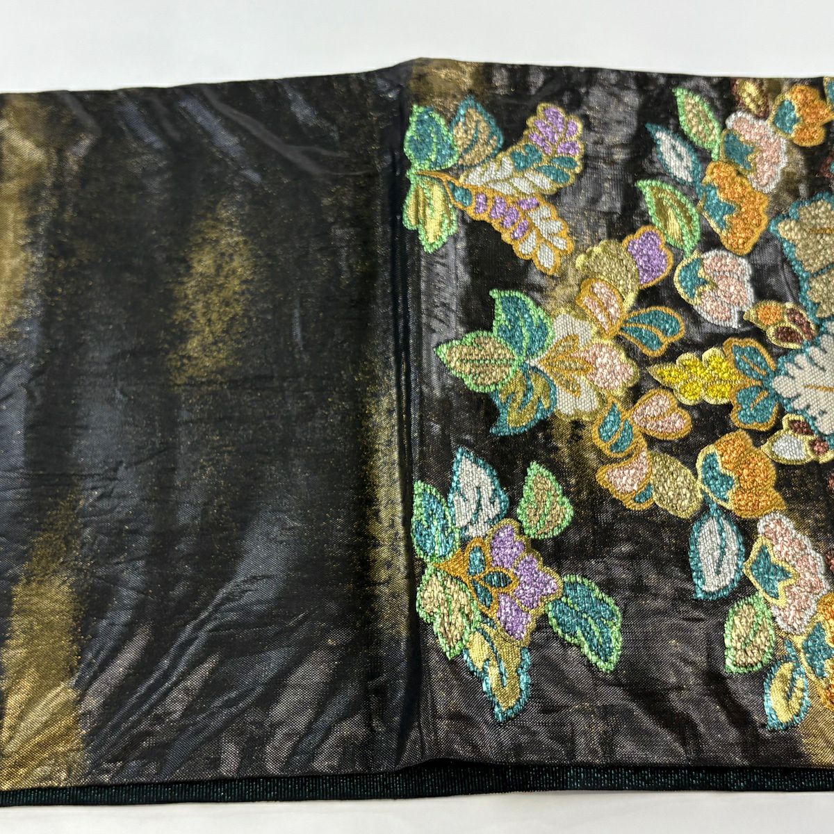 【美品】 袋帶 逸品級 草花紋紋 向鳥 金絲 金金箔 黑 六通 純蠶絲