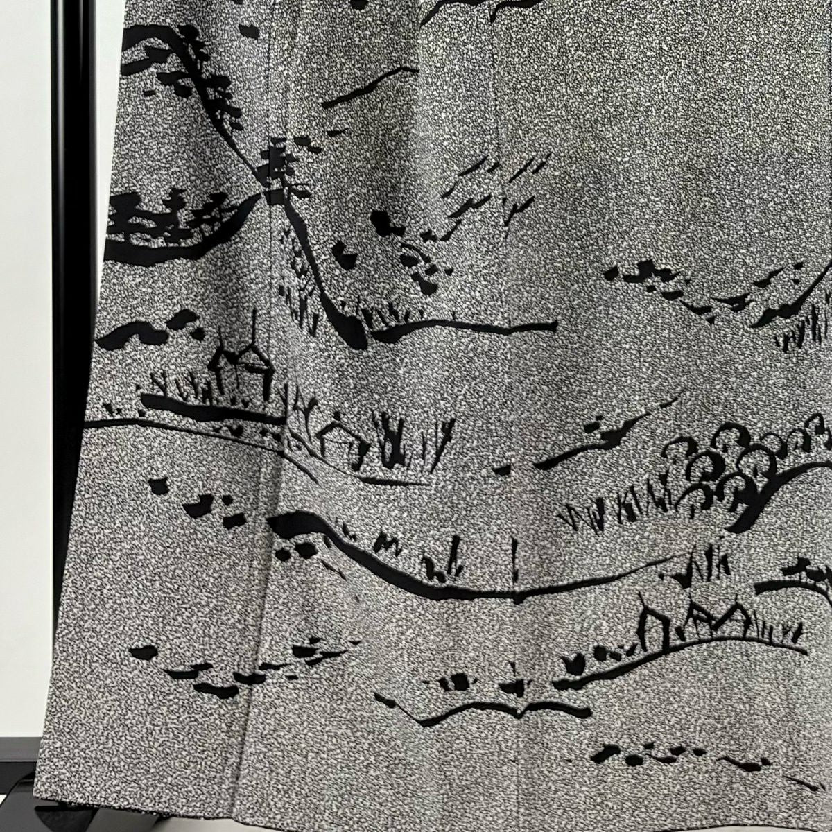 訪問服 身長163cm 袖長66.6cm M 雙層 川村久太郎 落款あり 家屋 樹木 黑灰 純蠶絲 名品級