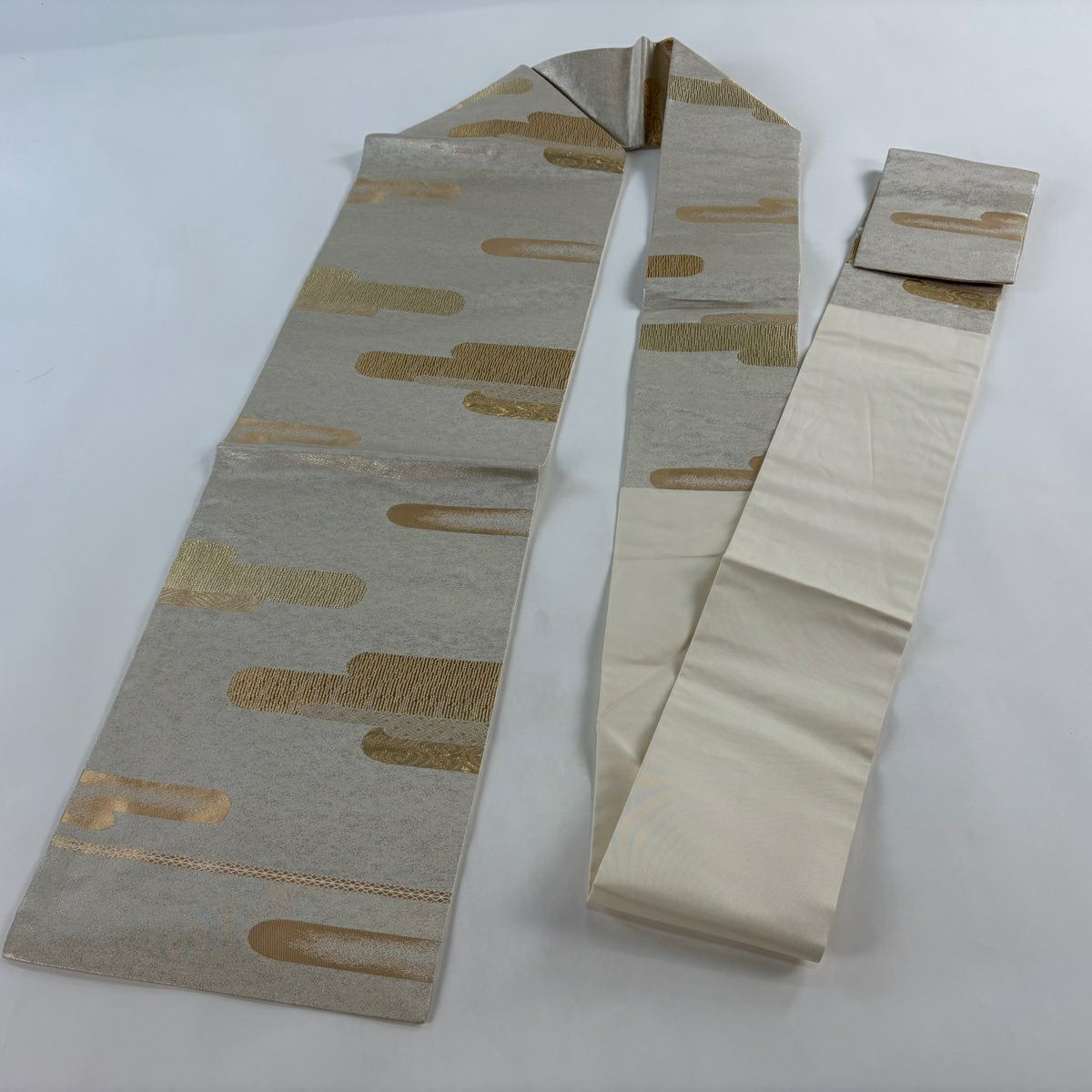 【美品】名古屋帶 優品級 ヱ霞 観世水 金金箔 金絲 米色 純蠶絲