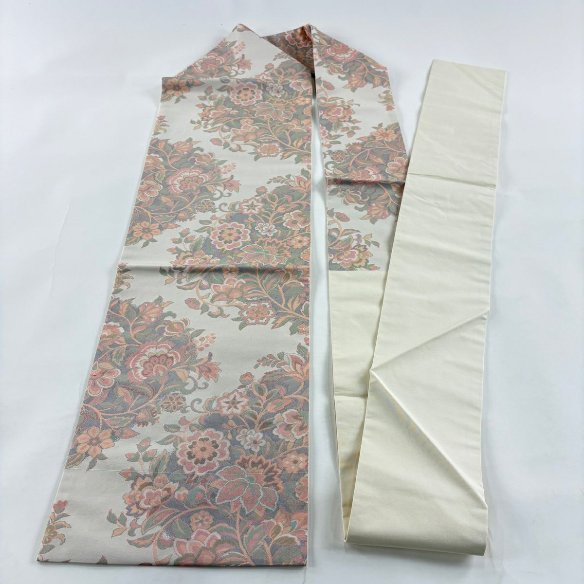 【美品】 名古屋帶 優品級 草花紋 紋 花唐草紋 米色 純蠶絲