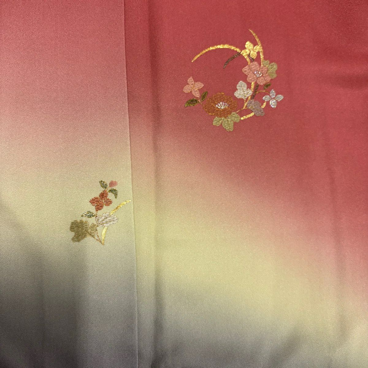 【美品】 付下 身長153cm 袖長63cm S 雙層 草花紋紋 裾暈染 金金箔 刺繡 粉紅 純蠶絲 優品級 一つ紋