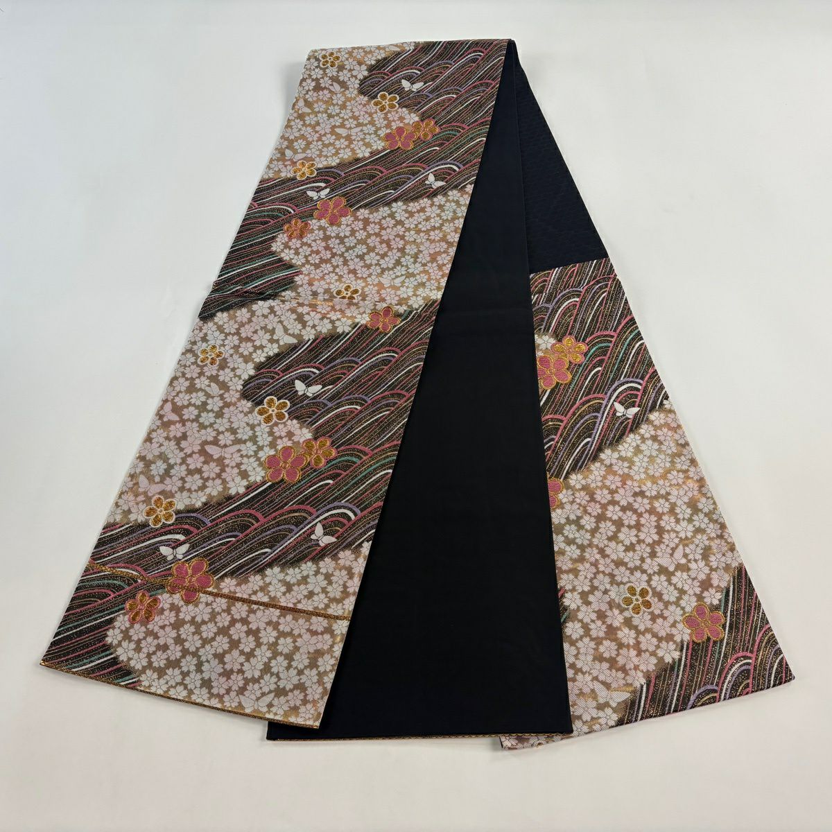 【美品】 袋帶 優品級 振袖禮服禮服用 關西仕立 紅梅花 波紋 唐織 金銀彩 金色 六通 純蠶絲