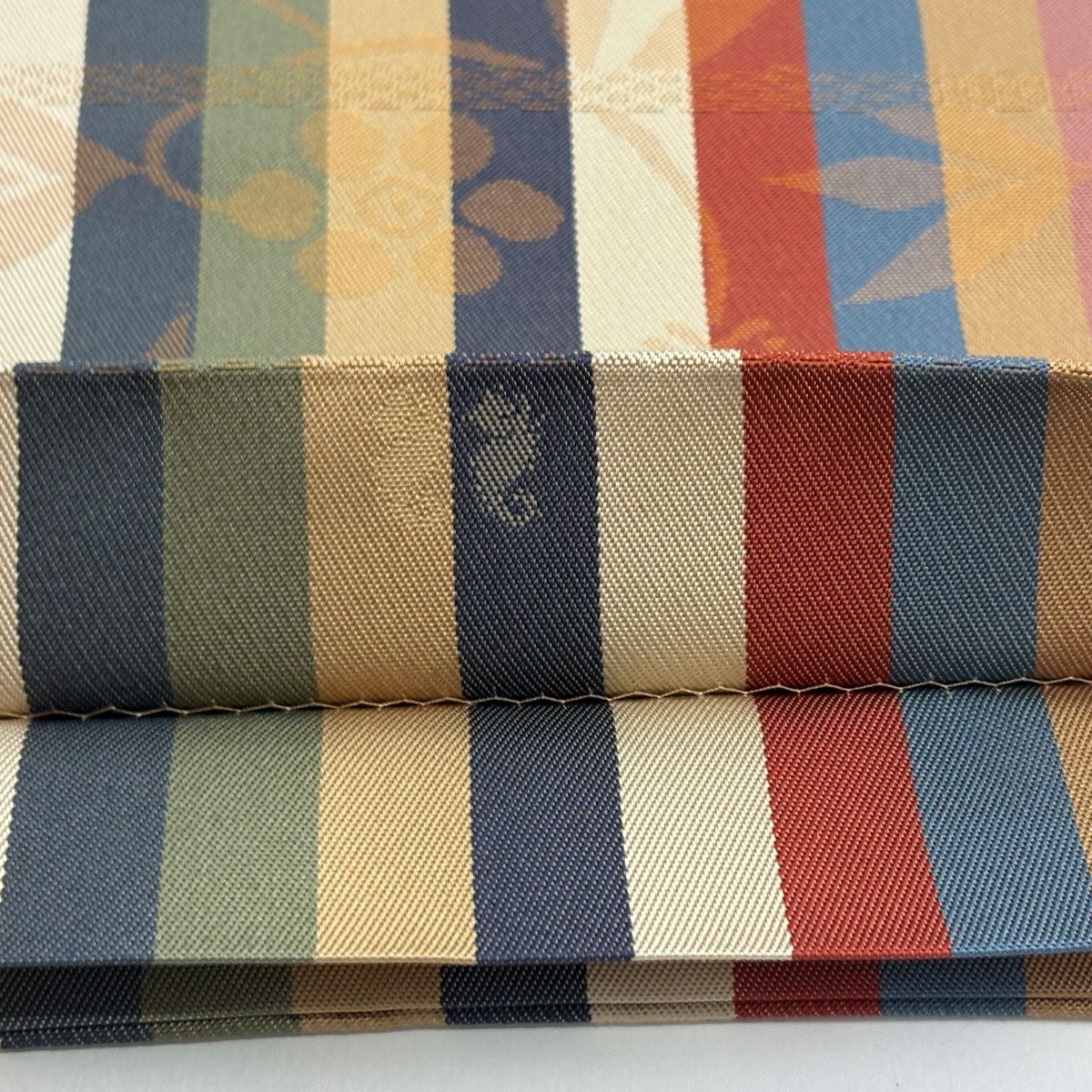 【美品】 袋帶 秀品級 有落款 あらいそ 縞 笹蔓 金金箔 米色 全通 純蠶絲