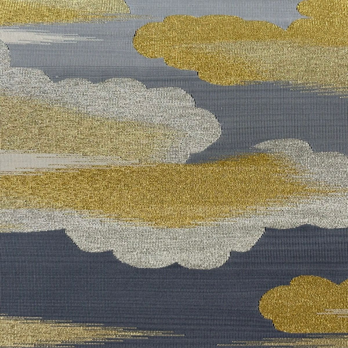 【美品】 名古屋帶 優品級 八寸名古屋帶 松樹葉仕立 雲紋 霞 金銀彩 青灰色 純蠶絲