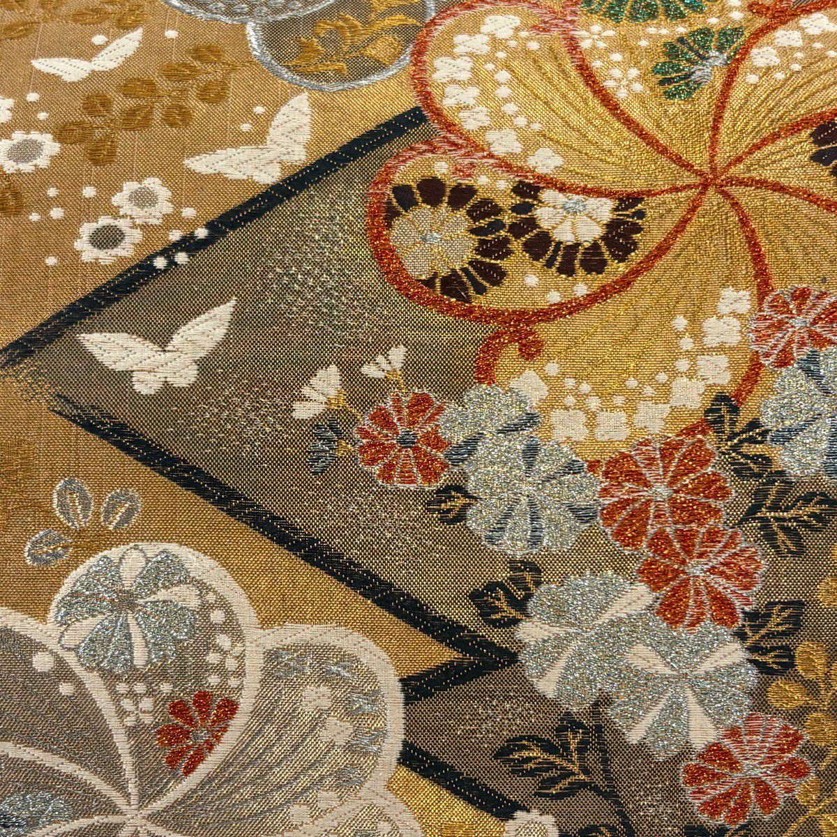 【美品】 袋帶 秀品級 草花紋紋 蝶 金金箔 唐織 金 六通 純蠶絲