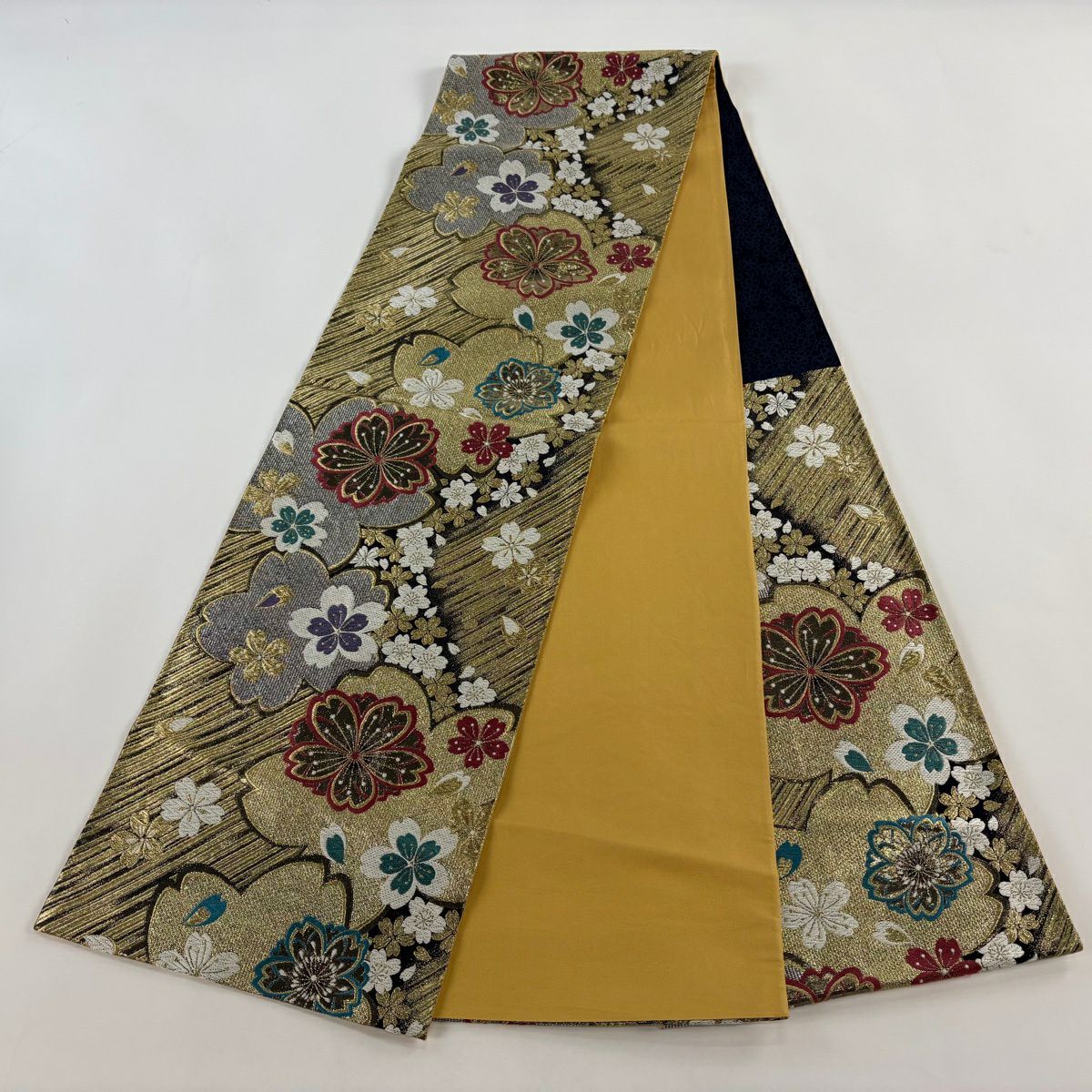 【美品】 袋帶 秀品級 櫻花 斜紋 唐織 金金箔 黑 六通 純蠶絲