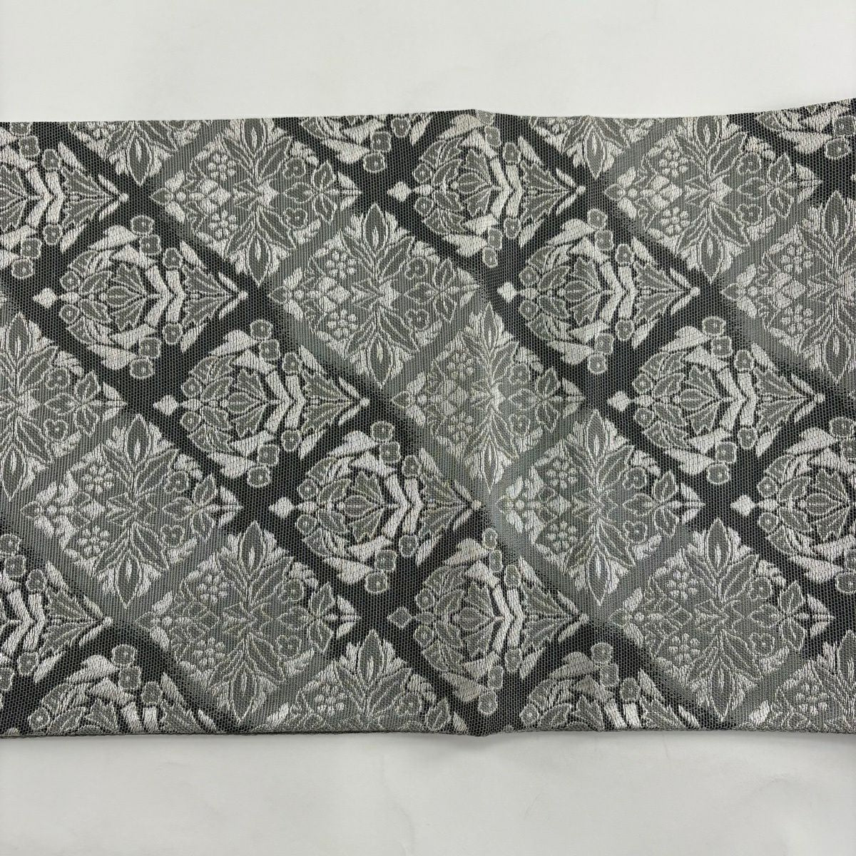 【美品】 袋帶 秀品級 草花紋紋 銀線 灰色 六通 純蠶絲