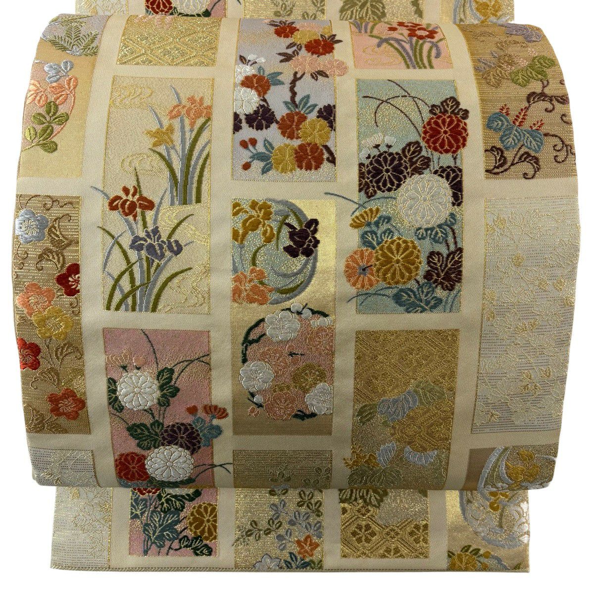 【美品】 袋帶 秀品級 短冊 草花紋 金糸 金金箔 米色 六通 純蠶絲