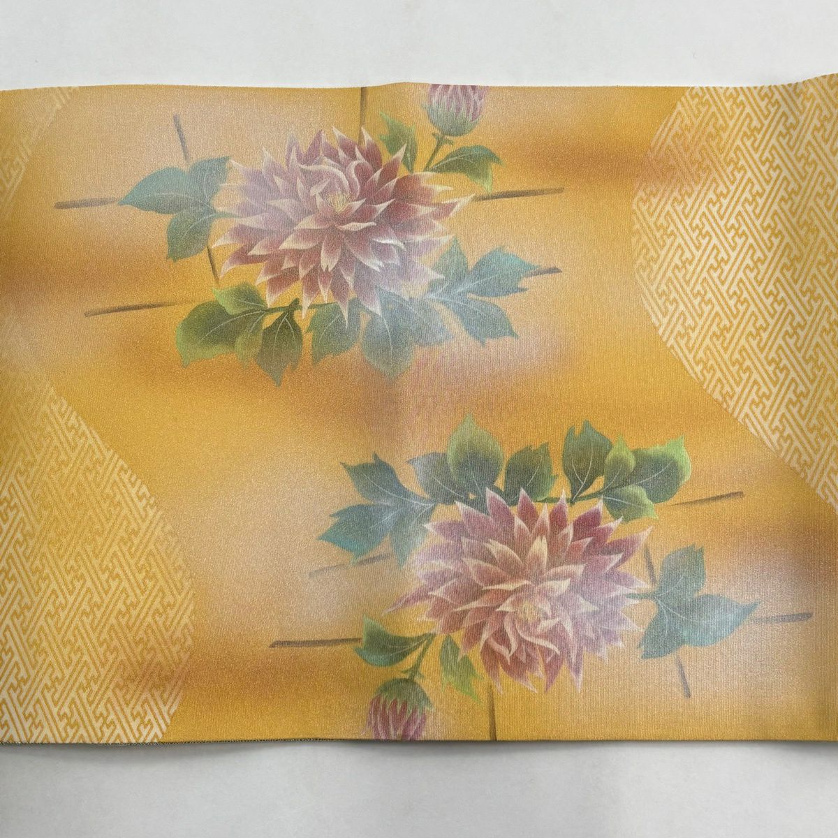 【美品】 袋帶 秀品級 落款あり 草花紋紋 紗綾形 金彩裝飾 山吹 深藍色 お太鼓柄 純蠶絲