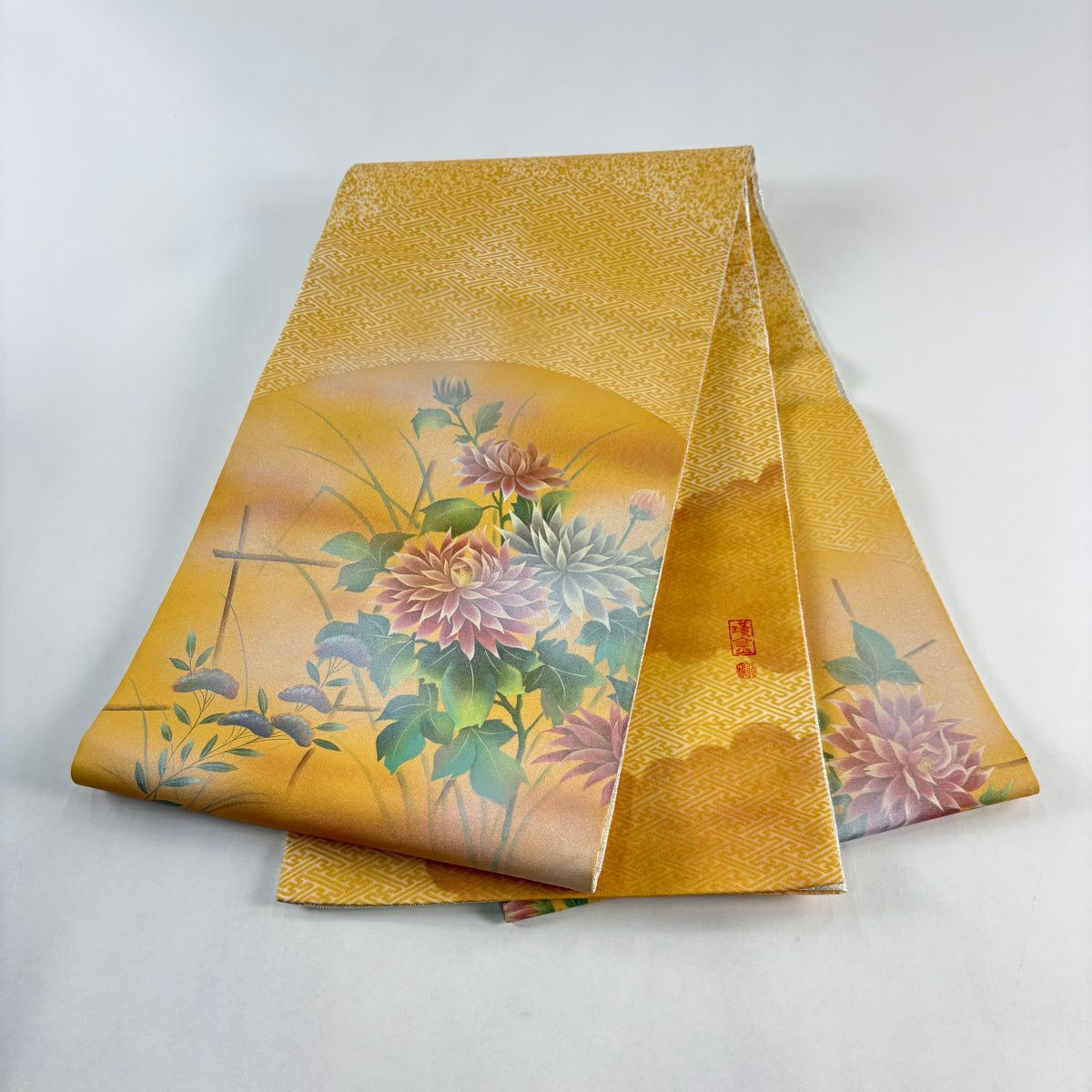 【美品】 袋帶 秀品級 落款あり 草花紋紋 紗綾形 金彩裝飾 山吹 深藍色 お太鼓柄 純蠶絲