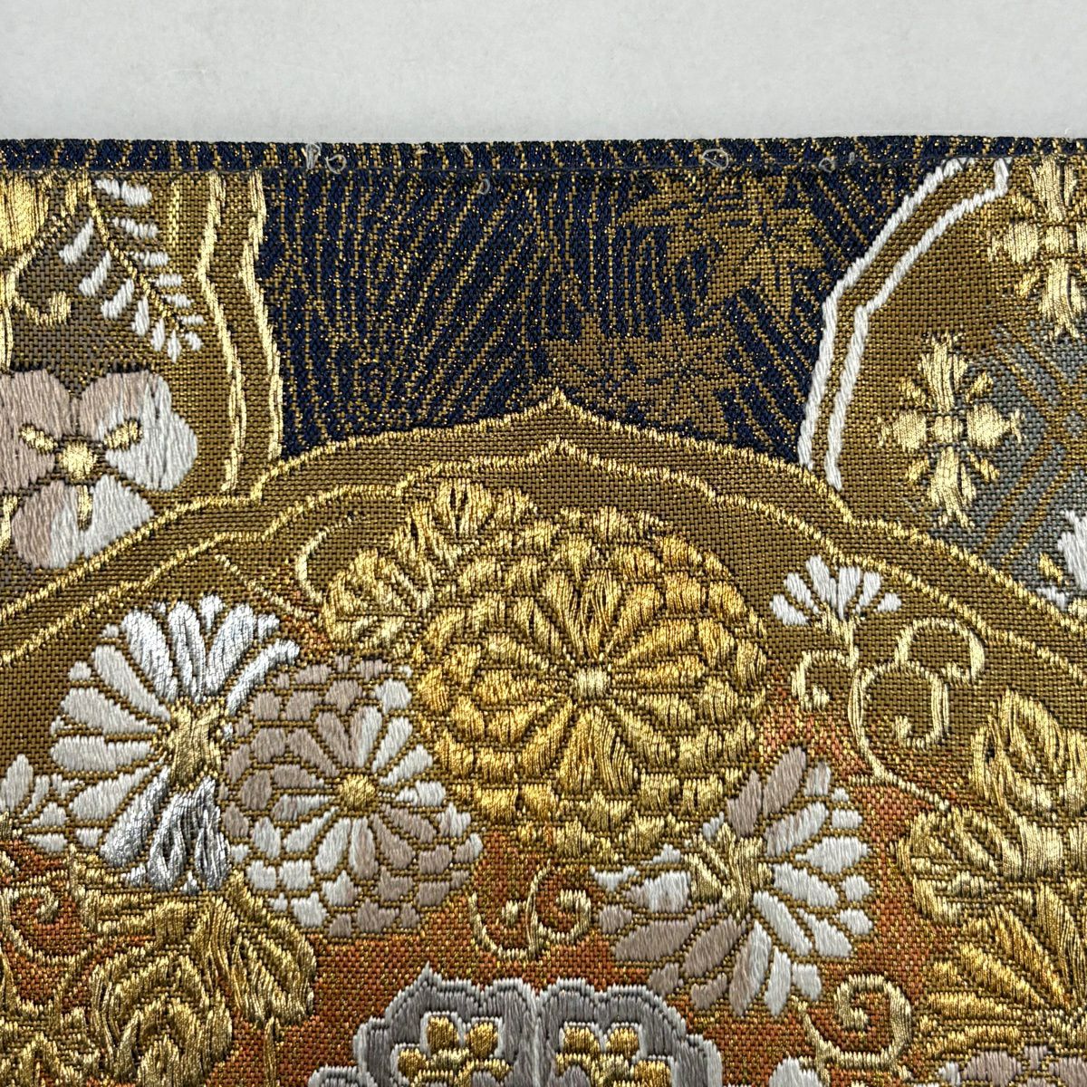 【美品】 袋帶 秀品級 華紋 花鳥 金銀線 金金箔 黑色 大鼓圖案 純蠶絲