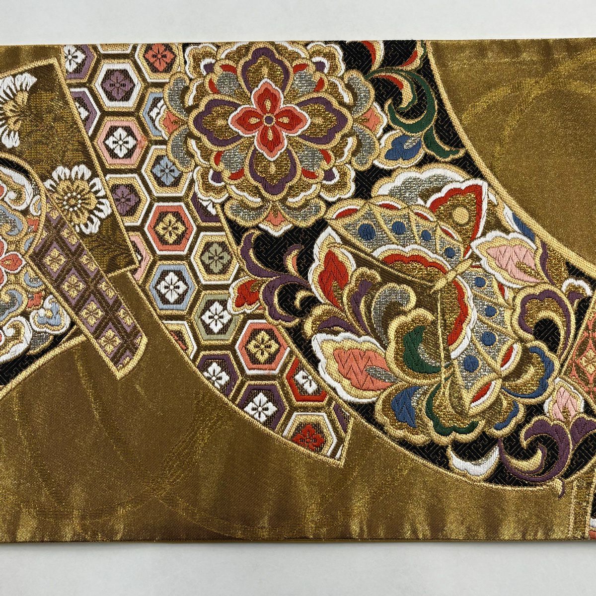 【美品】 袋帶 秀品級 蝶 華紋 唐織 金絲 金 六通 純蠶絲