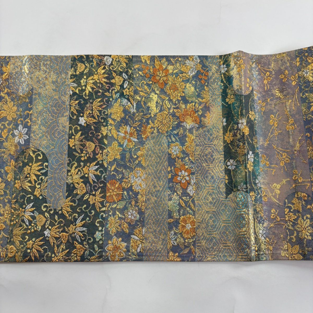 【美品】 袋帶 秀品級 花唐草紋 有職紋樣 金銀彩 金金箔 灰綠 六通 純蠶絲