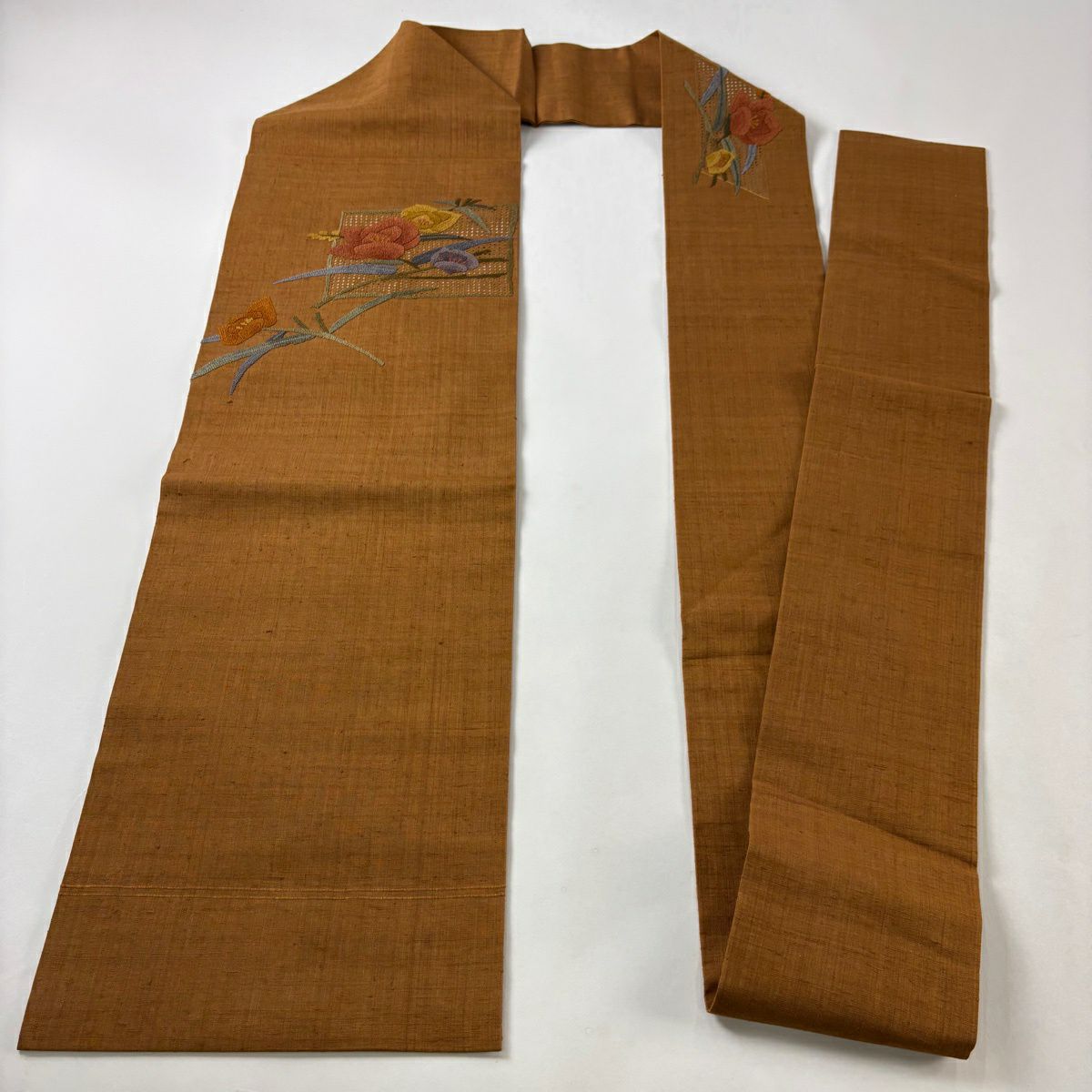 【美品】名古屋帶 優品級 紬織織 枝花 相良刺繡 茶 純蠶絲