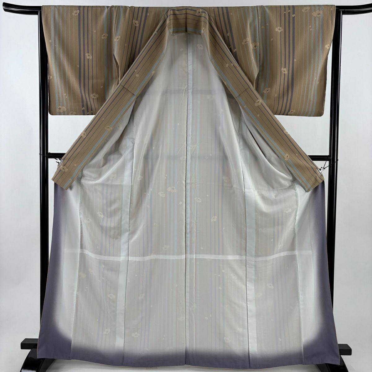 【美品】 小紋 身長166cm 袖長64.5cm M 雙層 撫松樹庵 可洗和服 櫻花 細條 薄茶 化纖 秀品級