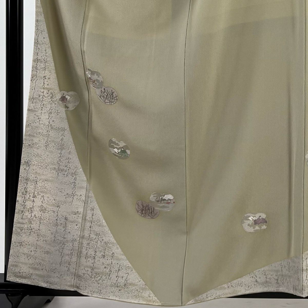【美品】 留袖禮服禮服 身長161.5cm 袖長63cm S 雙層 松樹尾光琳 落款あり 人物 源氏歌仙圖 金銀彩 銀糸 灰綠 純蠶絲 秀品級 一つ紋