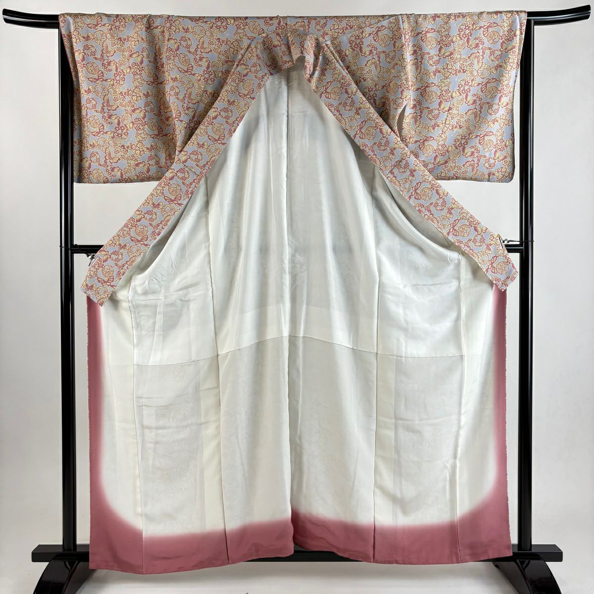 【美品】 小紋 身長161cm 袖長67.5cm L 雙層 落款あり 蝶 花丸紋 灰色 純蠶絲 秀品級