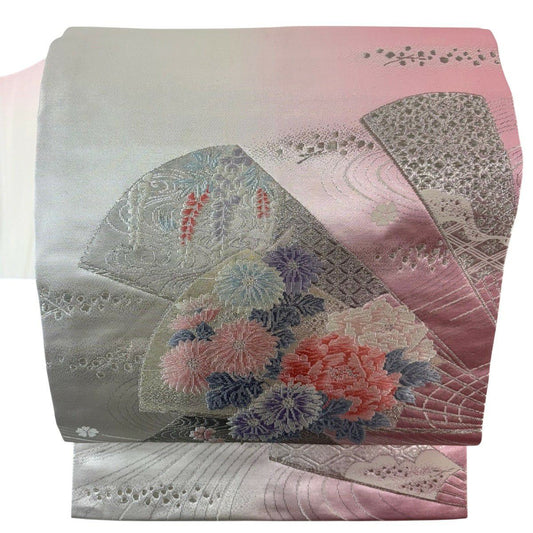 【美品】 名古屋帶 優品級 扇子 草花紋 金銀彩 唐織 淺粉色 純蠶絲