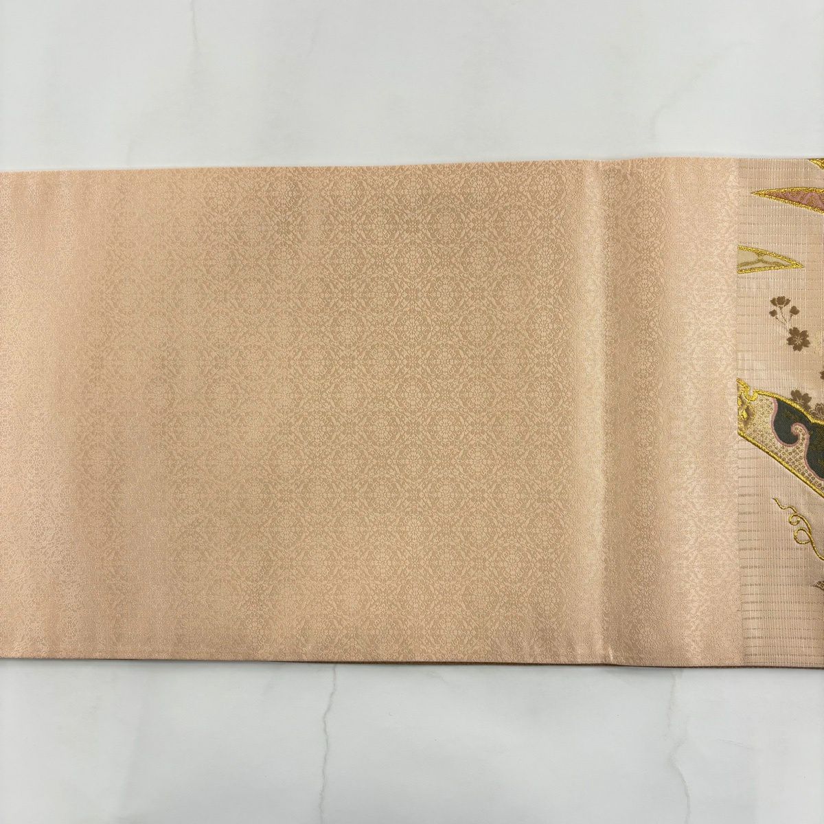【美品】 袋帶 名品級 關西仕立 雪芝 草花紋 金糸 金金箔 鮭粉色 六通 純蠶絲