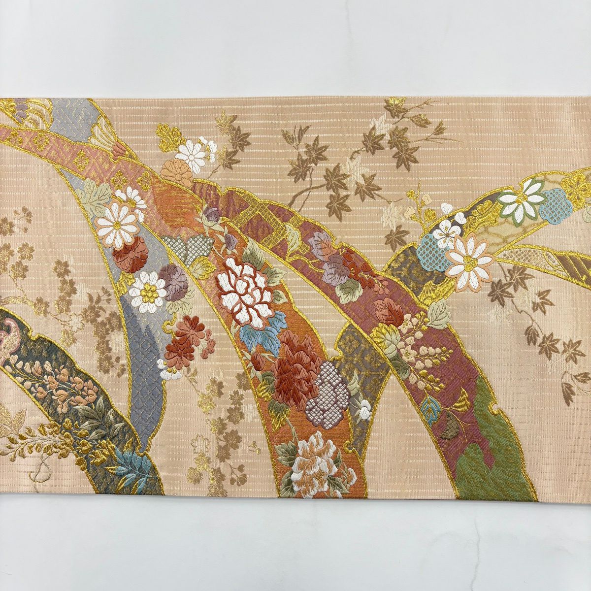 【美品】 袋帶 名品級 關西仕立 雪芝 草花紋 金糸 金金箔 鮭粉色 六通 純蠶絲