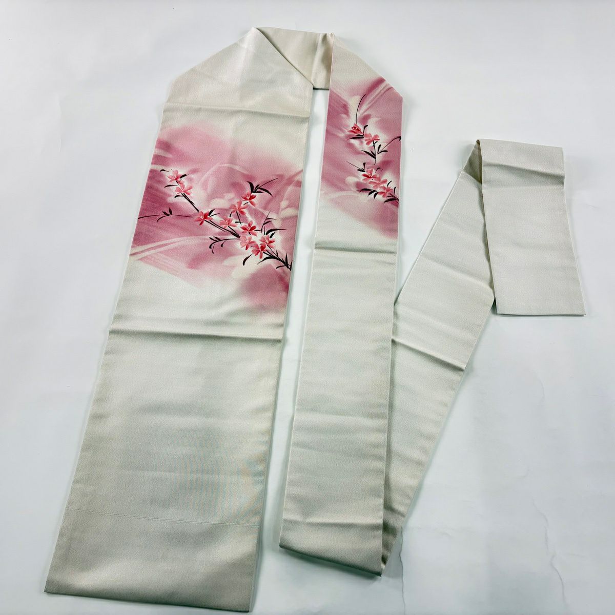 【美品】 名古屋帶 名品級 斉藤三才 落款 草花紋紋 漸層 奶油色 純蠶絲