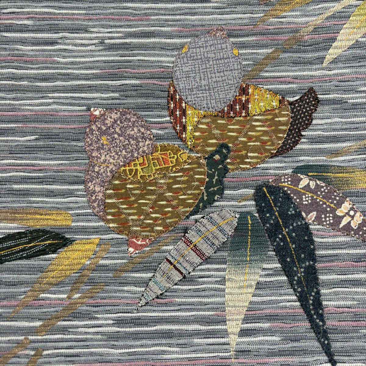 【美品】 袋帶 秀品級 鳥 笹 金銀彩 灰 深藍色 お太鼓柄 純蠶絲