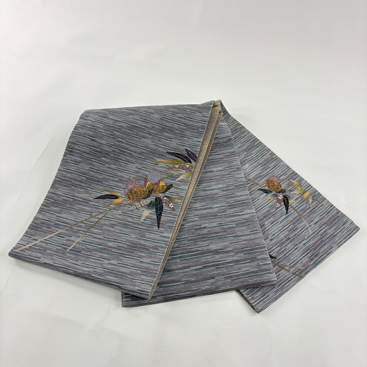 【美品】 袋帶 秀品級 鳥 笹 金銀彩 灰 深藍色 お太鼓柄 純蠶絲
