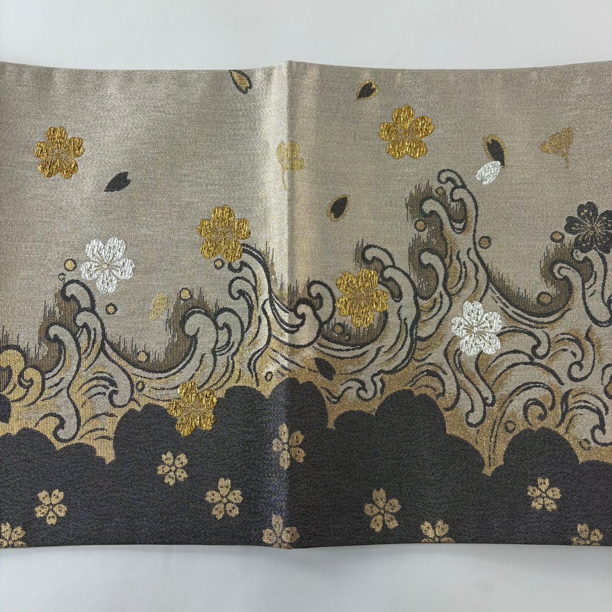 【美品】 袋帶 秀品級 樱花 波頭 金金箔 薄茶 六通 純蠶絲