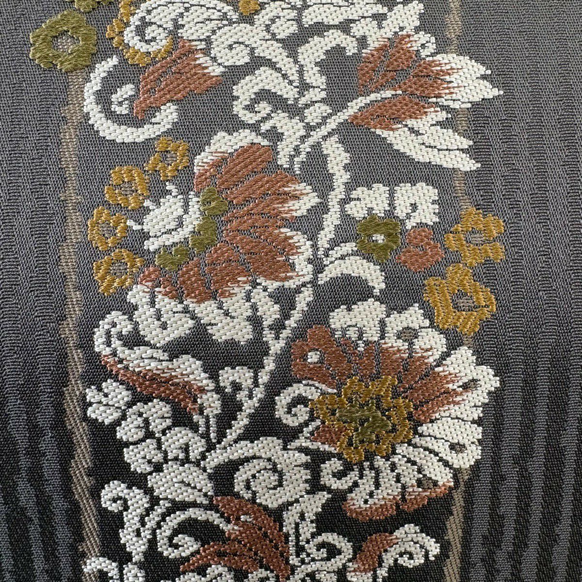【美品】名古屋帶 秀品級 花唐草紋 縞 焦茶 純蠶絲
