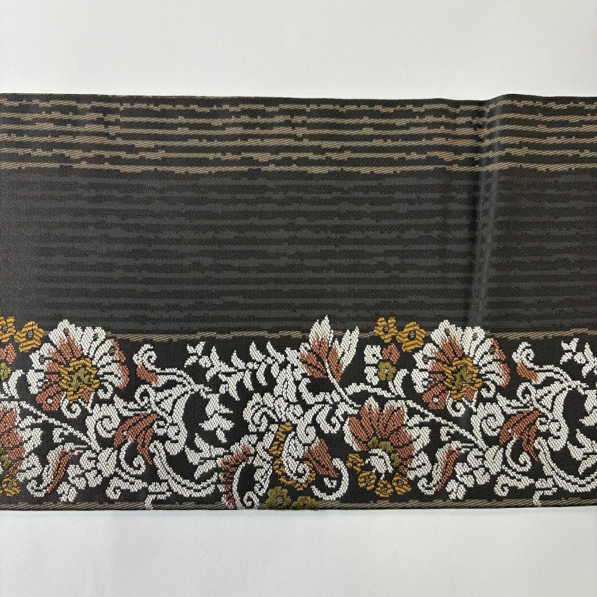 【美品】名古屋帶 秀品級 花唐草紋 縞 焦茶 純蠶絲
