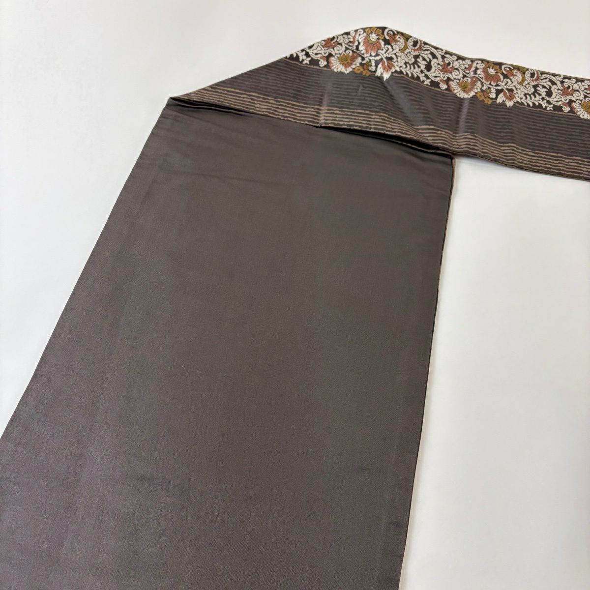 【美品】名古屋帶 秀品級 花唐草紋 縞 焦茶 純蠶絲