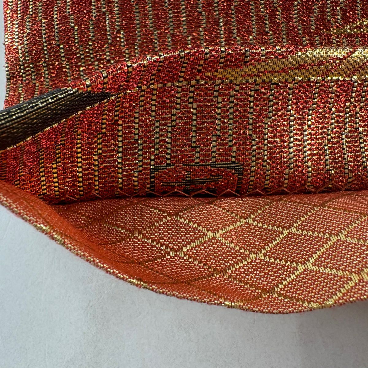 【美品】 袋帶 秀品級 附有落款 振袖禮服禮服用 草花紋紋 金銀彩 金金箔 朱色 六通 純蠶絲