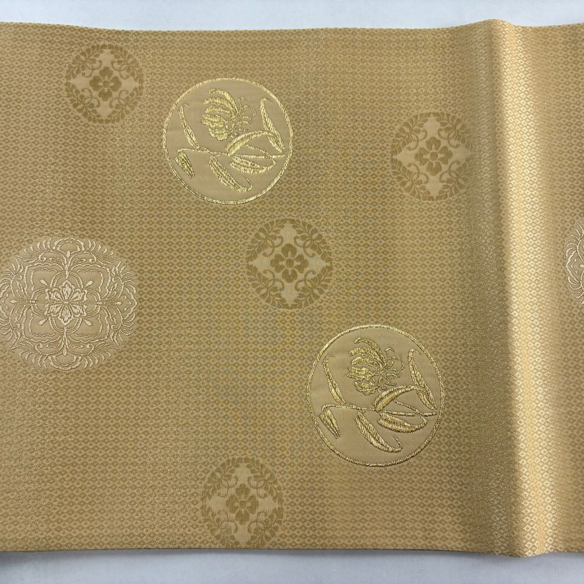 【美品】 袋帶 秀品級 草花紋紋 金絲 刺繡 米色 大鼓圖案 純蠶絲