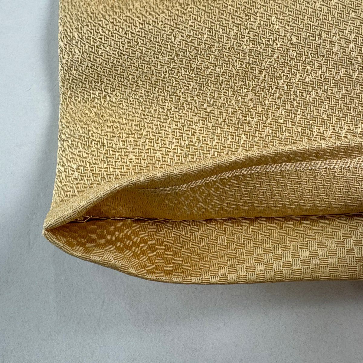 【美品】 袋帶 秀品級 草花紋紋 金絲 刺繡 米色 大鼓圖案 純蠶絲