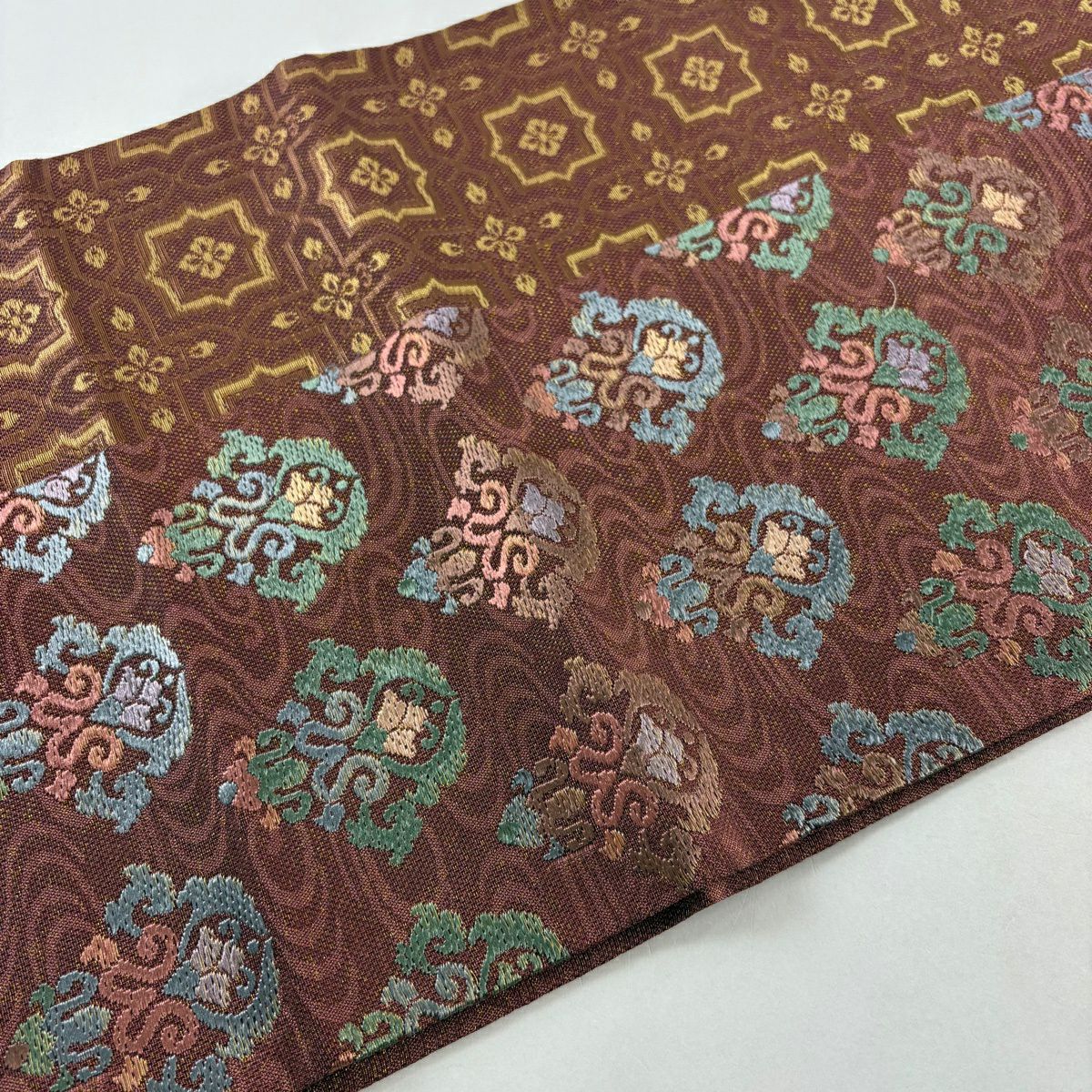 【美品】 袋帶 秀品級 草花紋 流水 刺繡 金線 深紅 六通 純蠶絲
