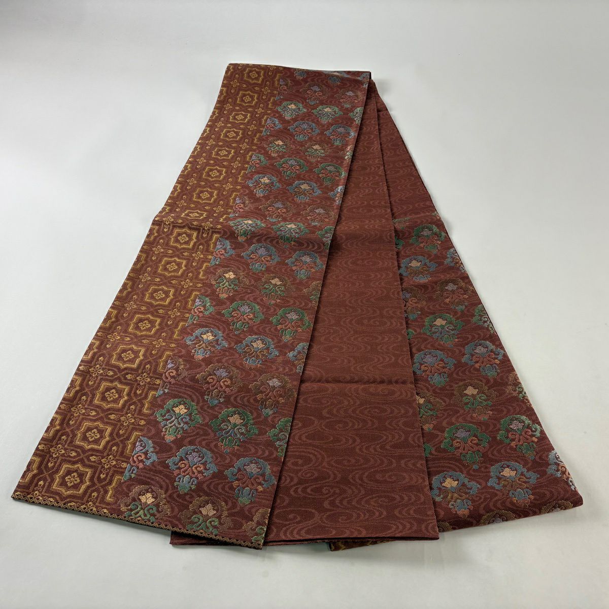 【美品】 袋帶 秀品級 草花紋 流水 刺繡 金線 深紅 六通 純蠶絲