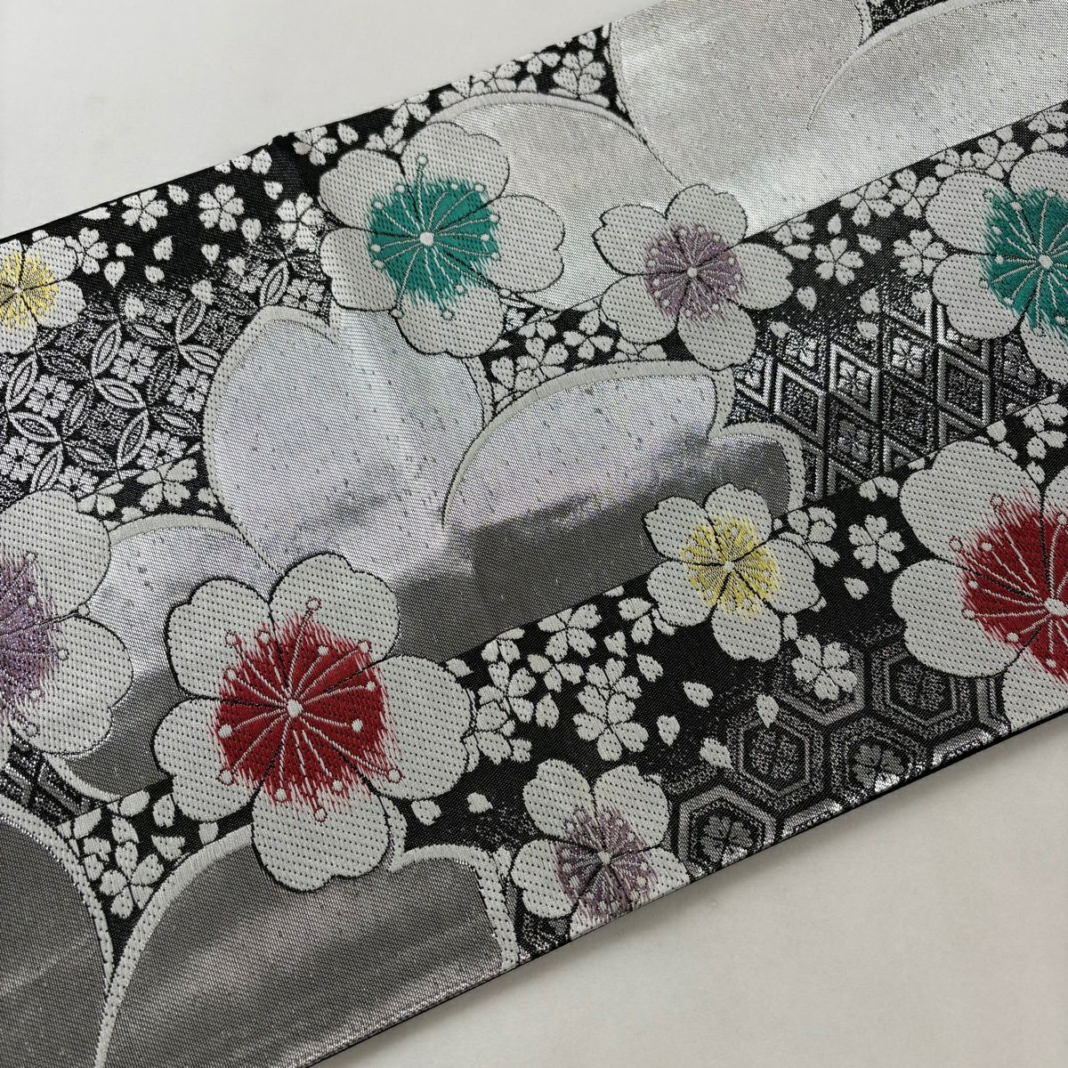 袋帶 秀品級 櫻花 有職紋樣 刺繡 銀線 銀色 六通 純蠶絲