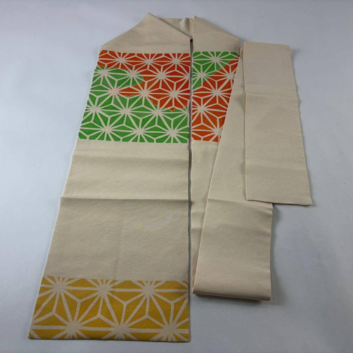 【美品】 名古屋帶 秀品級 麻葉 雲紋 絞織 米色 純蠶絲