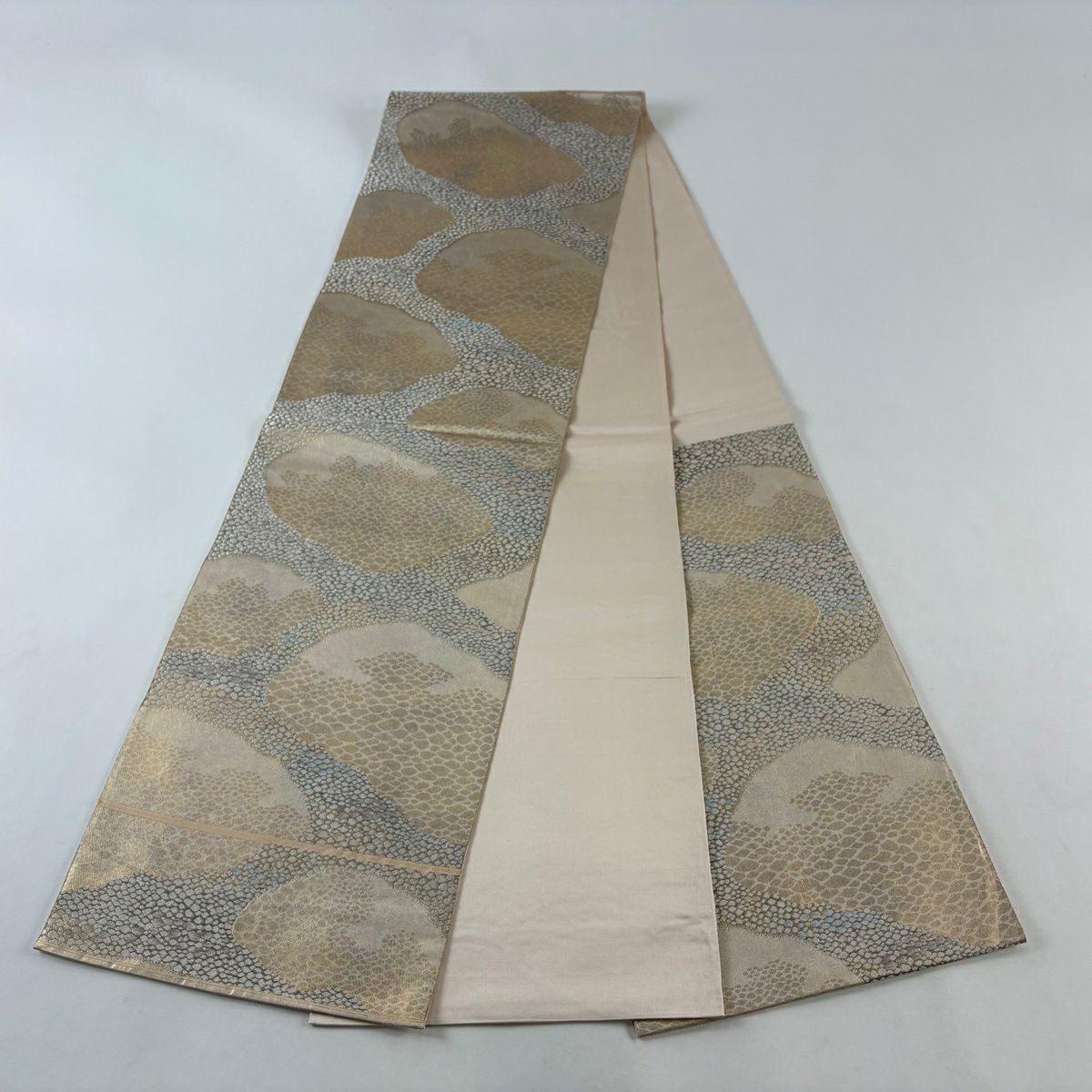 【美品】 袋帶 秀品級 關西仕立 紅河原 銀線 金金箔 金色 六通 純蠶絲