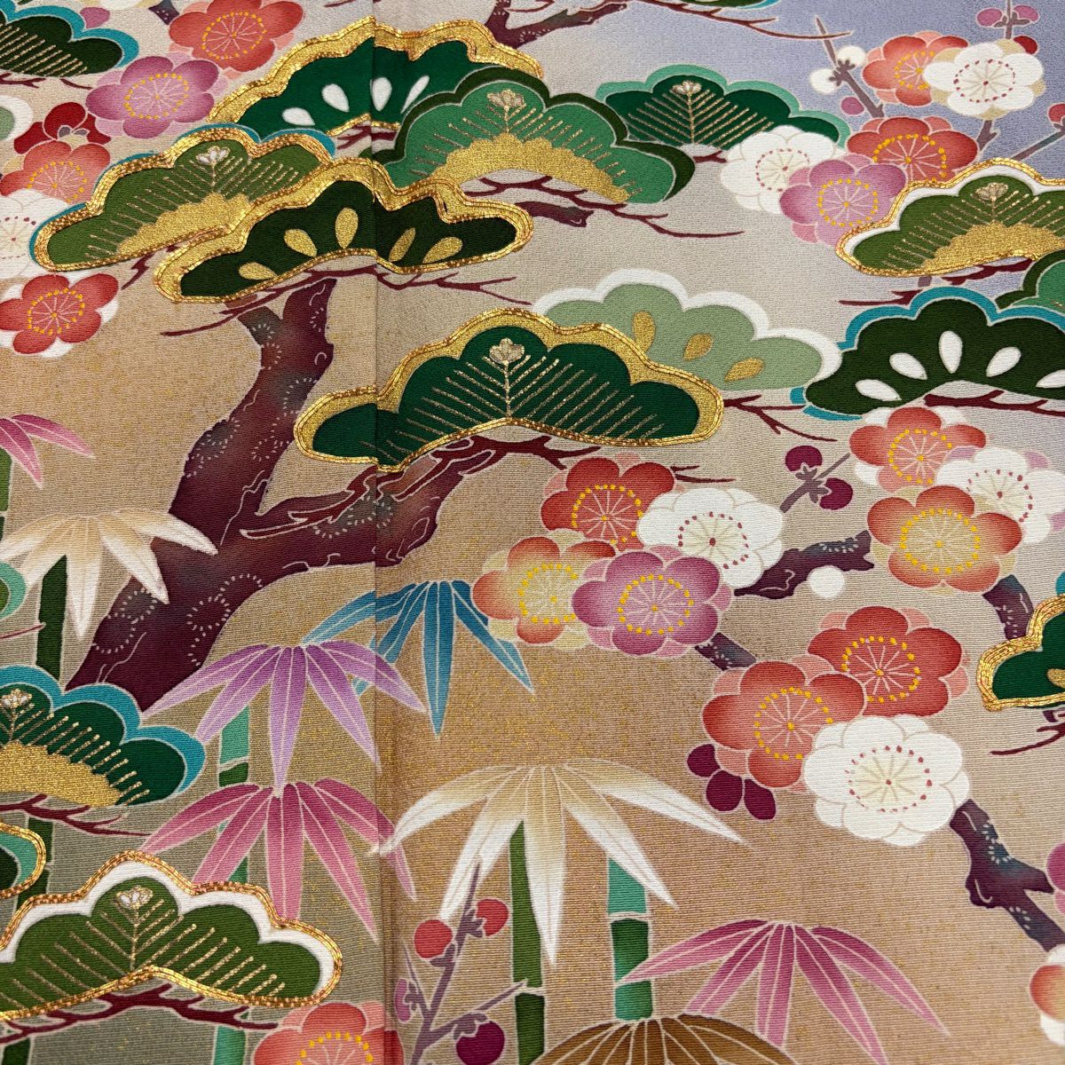 色留袖禮服 身長163.5cm 袖長67cm M 雙層 落款有 松樹竹子梅花 霞 金絲 金銀彩 灰紫 純蠶絲 秀品級 一個紋