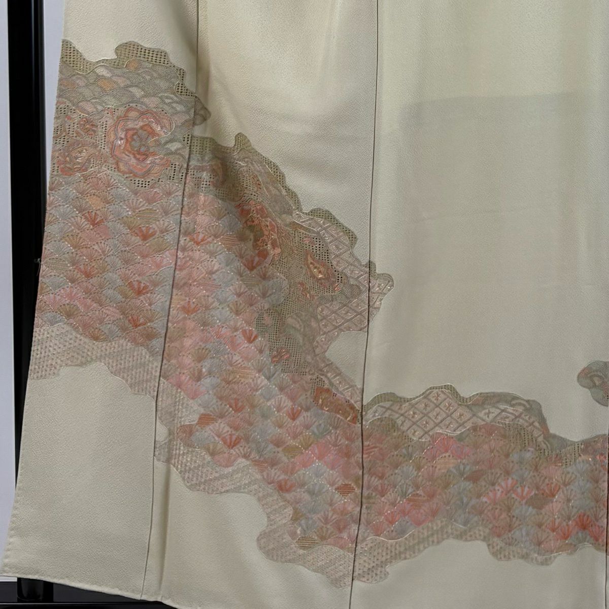 色留袖禮服 身長159cm 袖長64.5cm M 雙層 落款あり 華紋 青海波 蘇州刺繡 米色 純蠶絲 秀品級