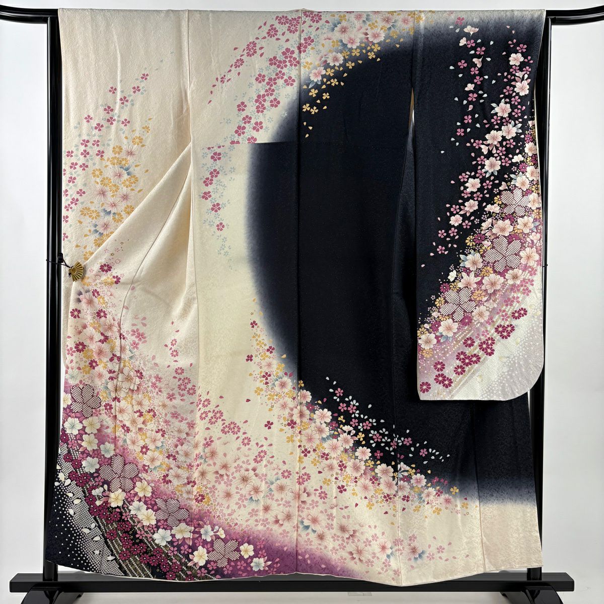 振袖禮服 身長155cm 袖長64cm M 雙層 草花紋紋 銀通 金銀彩 奶油色 純蠶絲 名品級