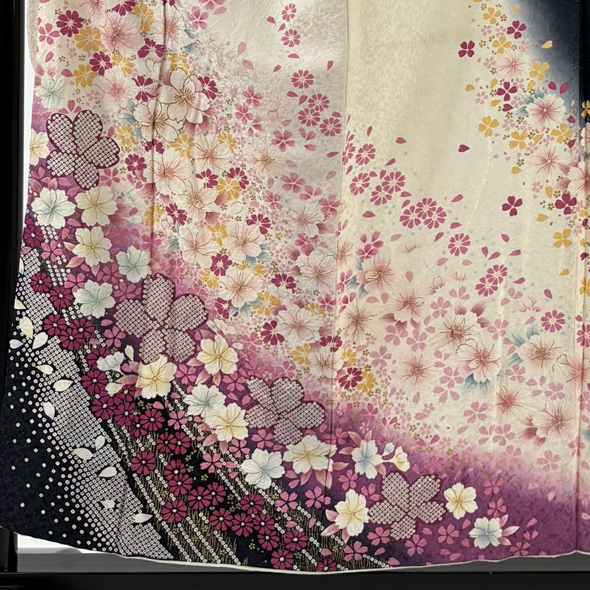 振袖禮服 身長155cm 袖長64cm M 雙層 草花紋紋 銀通 金銀彩 奶油色 純蠶絲 名品級