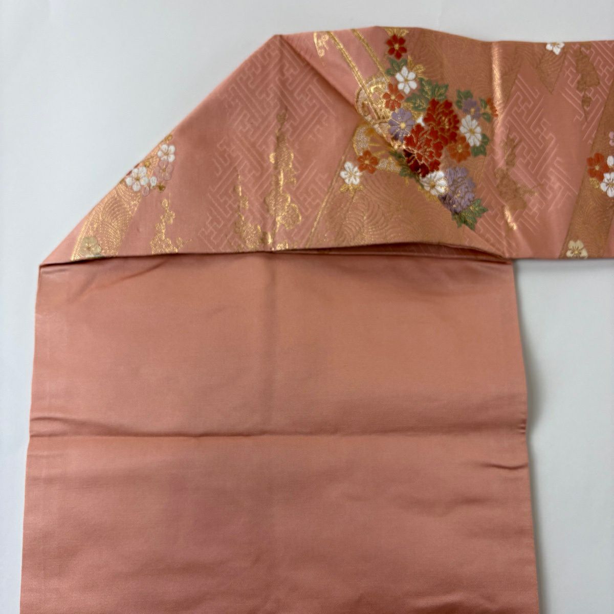 【美品】 名古屋帶 優品級 花車 梅花 刺繡 金金箔 鮭粉色 純蠶絲