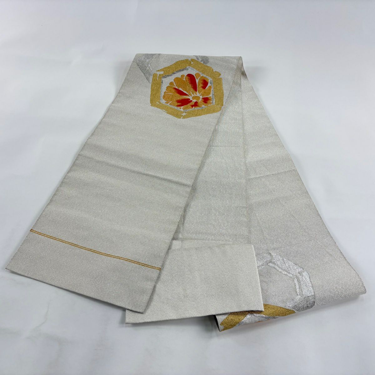 名古屋帶 優品級 八寸名古屋帶 松樹葉仕立 龜甲紋 花 金銀彩 綴 灰白 純蠶絲