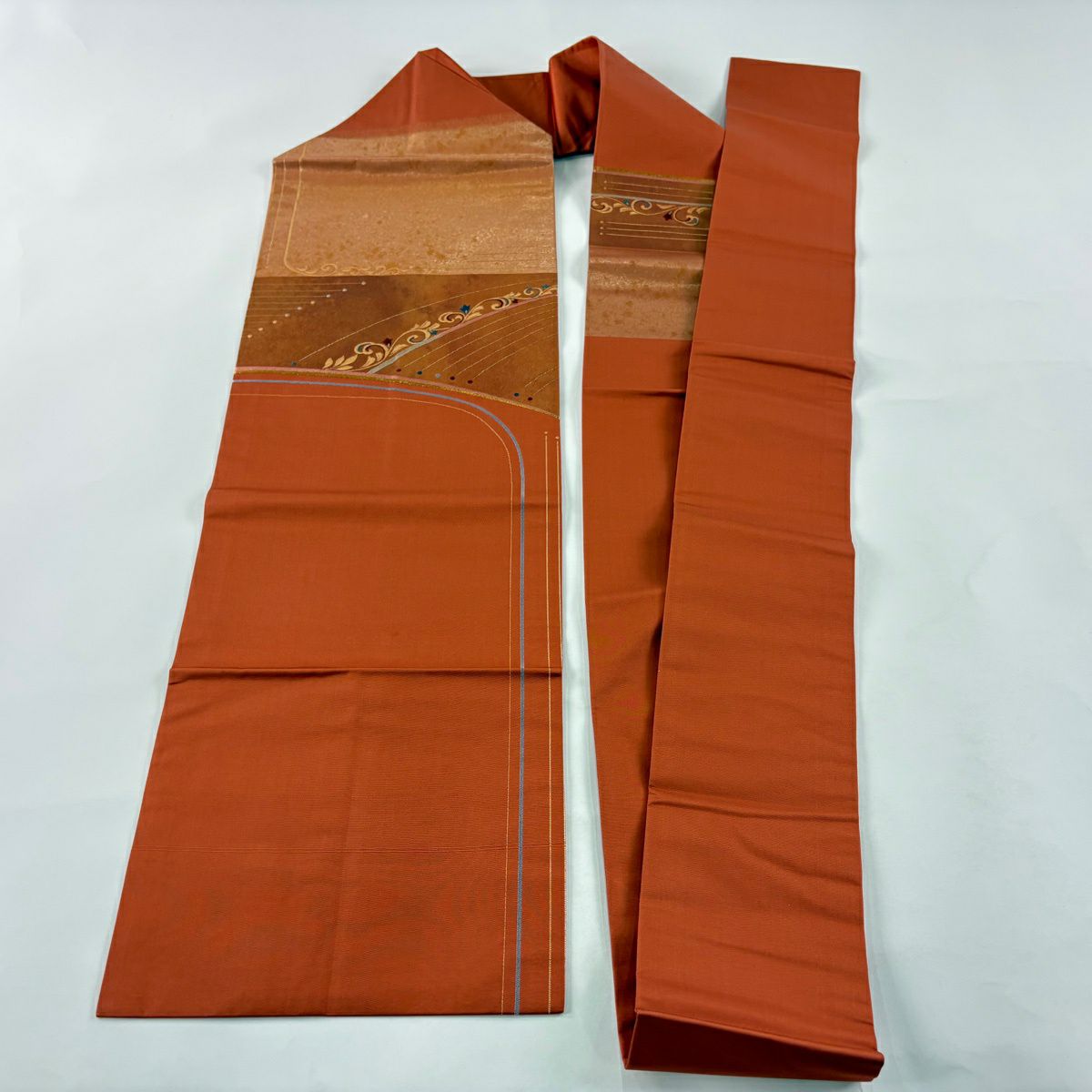 【美品】 名古屋帶 優品級 花唐草紋 幾何圖案 金絲 金金箔 粉米色 純蠶絲