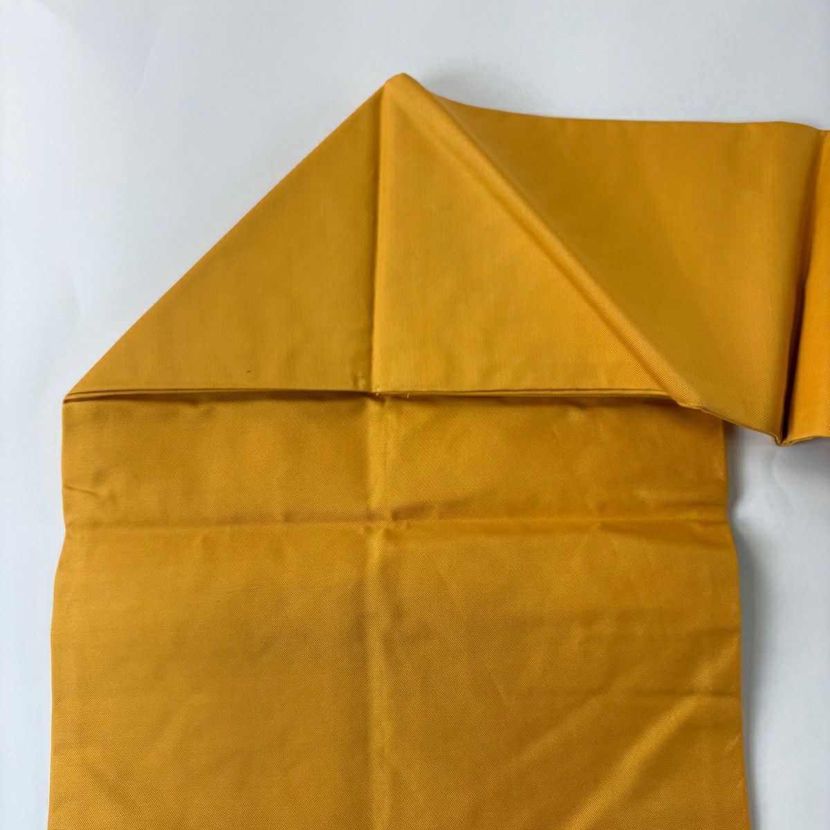 【美品】 名古屋帶 優品級 器物 草花紋刺繡 山吹 純蠶絲