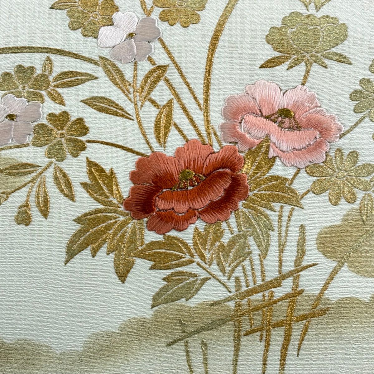 名古屋帶 優品級 草花紋紋 雲文刺繡 金彩裝飾 奶油色 純蠶絲