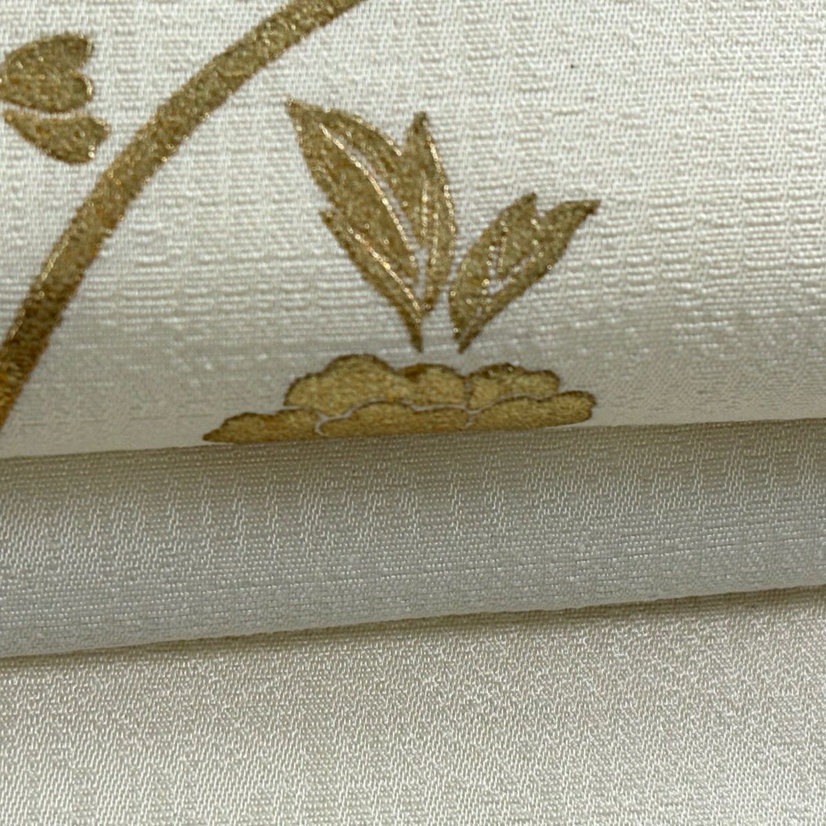 名古屋帶 優品級 草花紋紋 雲文刺繡 金彩裝飾 奶油色 純蠶絲